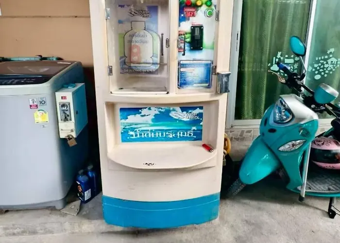 203 Budget Room, Wifiutilities, Bangkoks Center